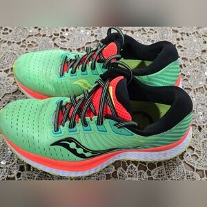 Women's Saucony Guide 13 Shoes Size 8